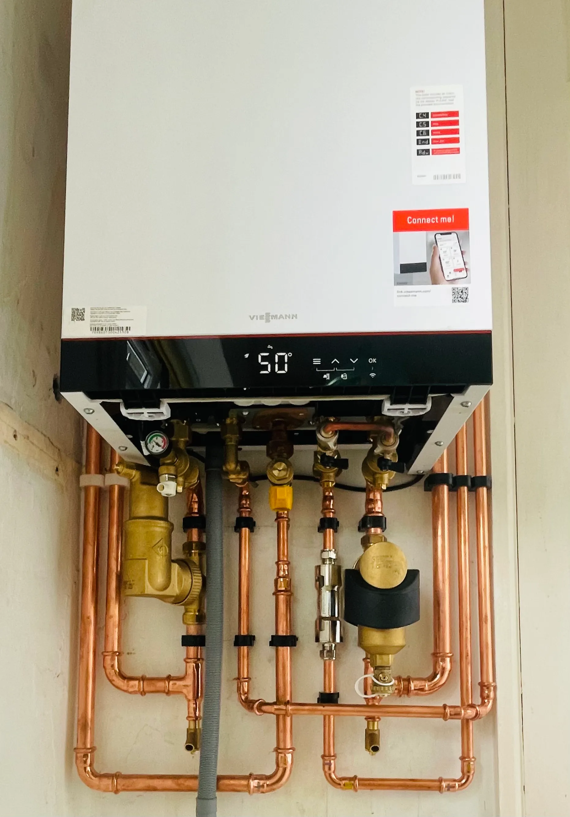 Viessmann Gas Boiler Installation – Brighton & Hove | AC Plumbers Ltd. Viessmann gas boiler installation with copper pipework and smart controls, fitted by AC Plumbers Ltd.